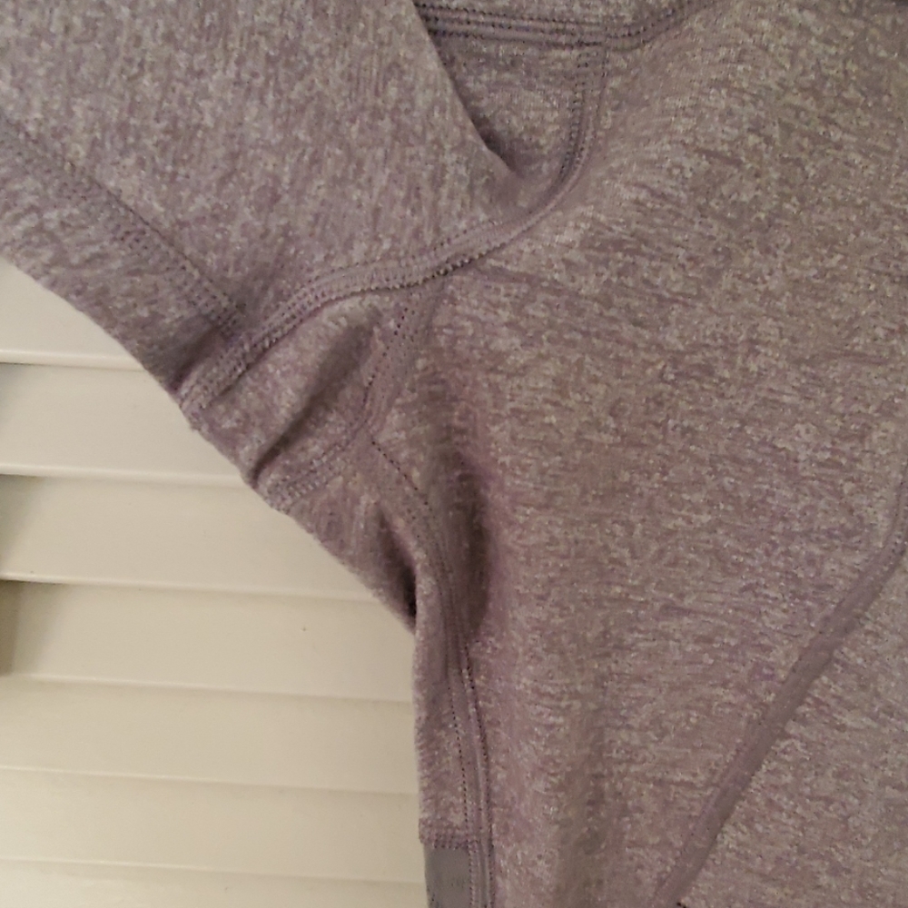 Lululemon - Picture 2 of 5